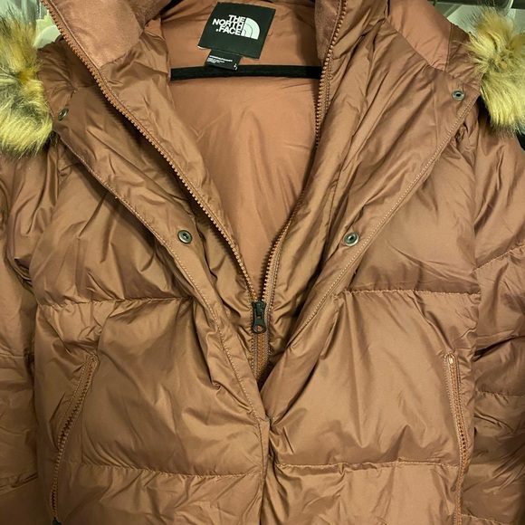 Super cute! Fall/Winter NORTH FACE puffer/bomber coat - Picture 8 of 9